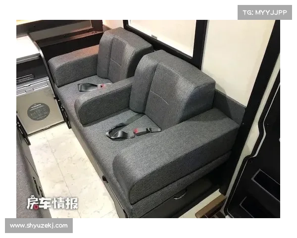 丰田海狮长轴四驱露营车,2.8T柴油机,内部U型沙发大床睡3人 丰田海狮长轴四驱露营车,2.8T柴油机,内部U型沙发大床睡3人
